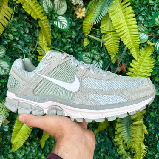 Nike Zoom Vomero 5 - Jade Horizon - Multiple Sizes - Brand New