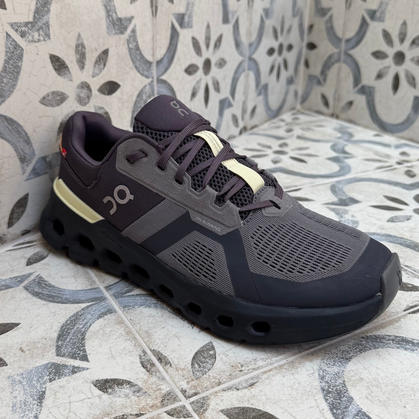 On Running CloudRunner 2 - Black / Tangerine - UK8
