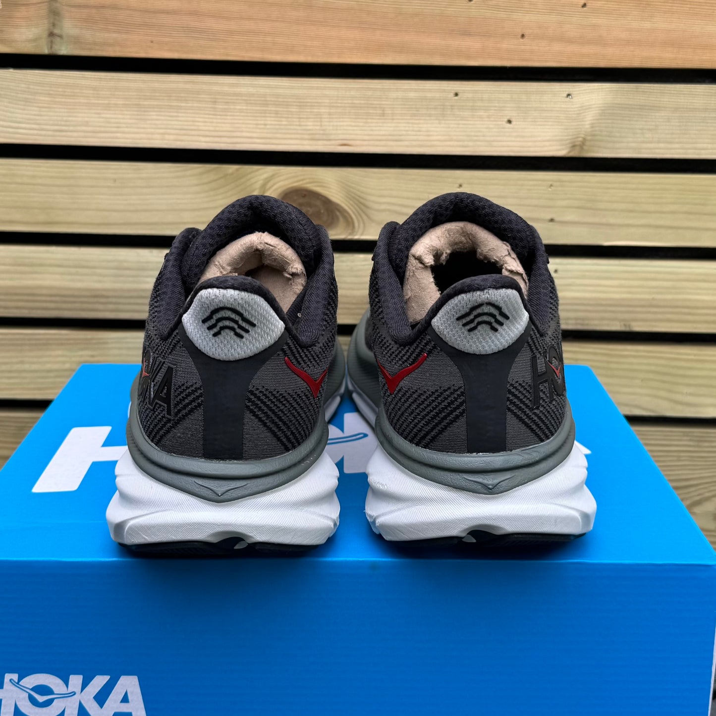 Hoka Clifton 9 - Black / Outer Orbit - UK7.5