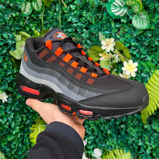 Nike Air Max 95 - Hyper Crimson - UK9 - Brand New