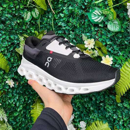 On Running CloudStratus 3 - Black / Frost - UK9.5