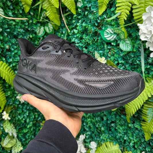 Hoka Clifton 9 - Triple Black - UK12