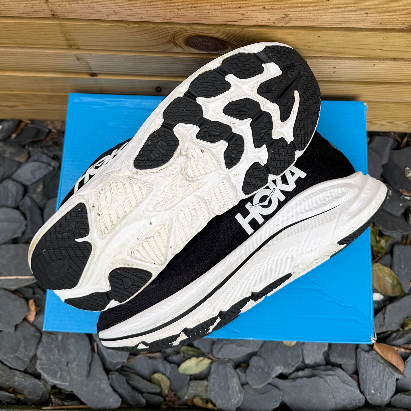 Hoka Clifton 10 - Black / White - UK8