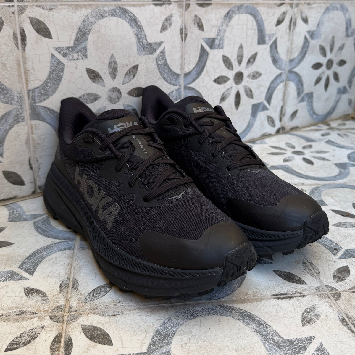 Hoka Challenger 7 Gore-Tex - Triple Black - UK9