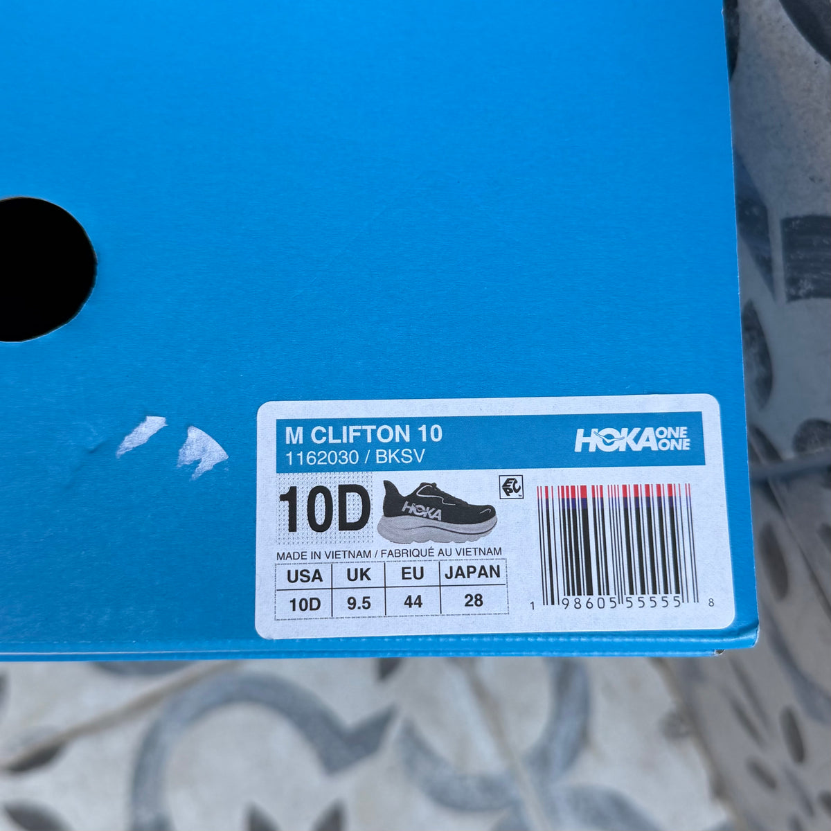 Hoka Clifton 10 - Black / White - UK9.5 - Brand New