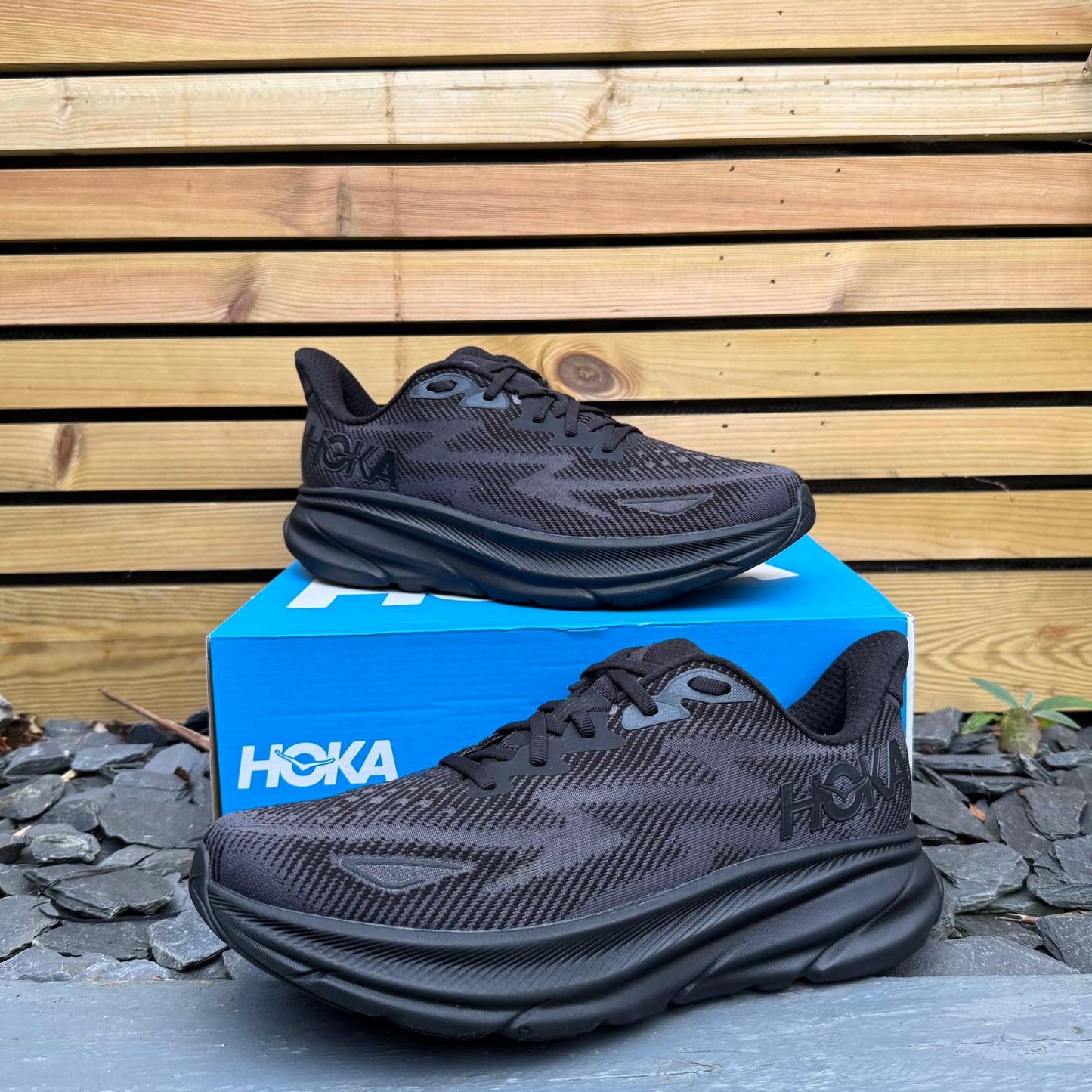 Hoka Clifton 9 - Triple Black - UK10