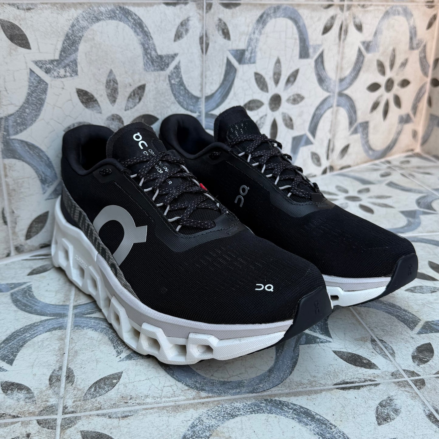 On Running CloudMonster 2 - Black / Frost - UK8.5