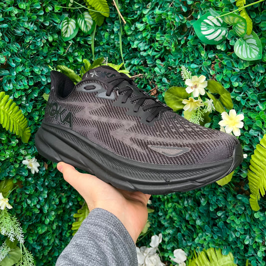 Hoka Clifton 9 - Triple Black - UK10.5