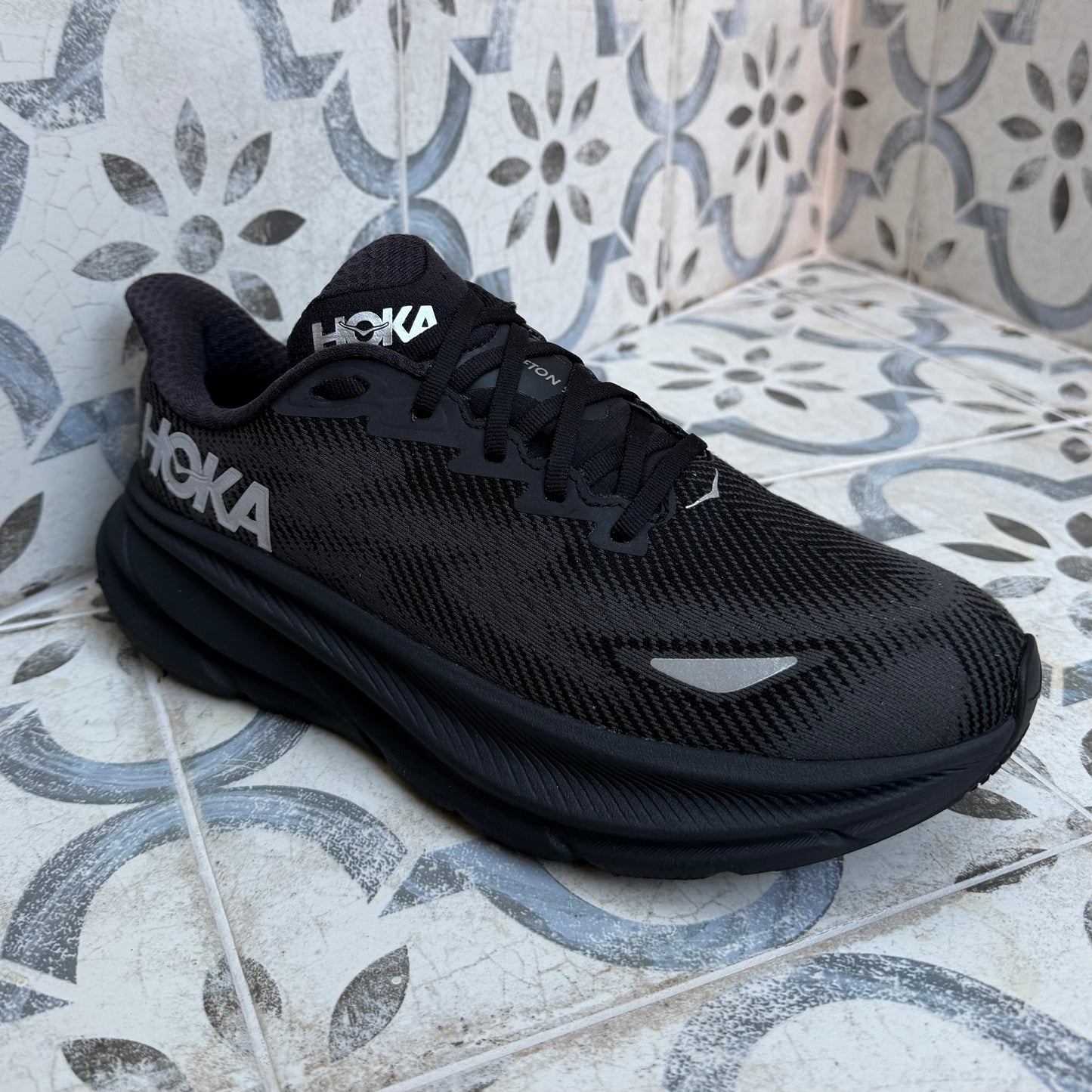 Hoka Clifton 9 Gore-Tex - Black Reflect - UK8.5