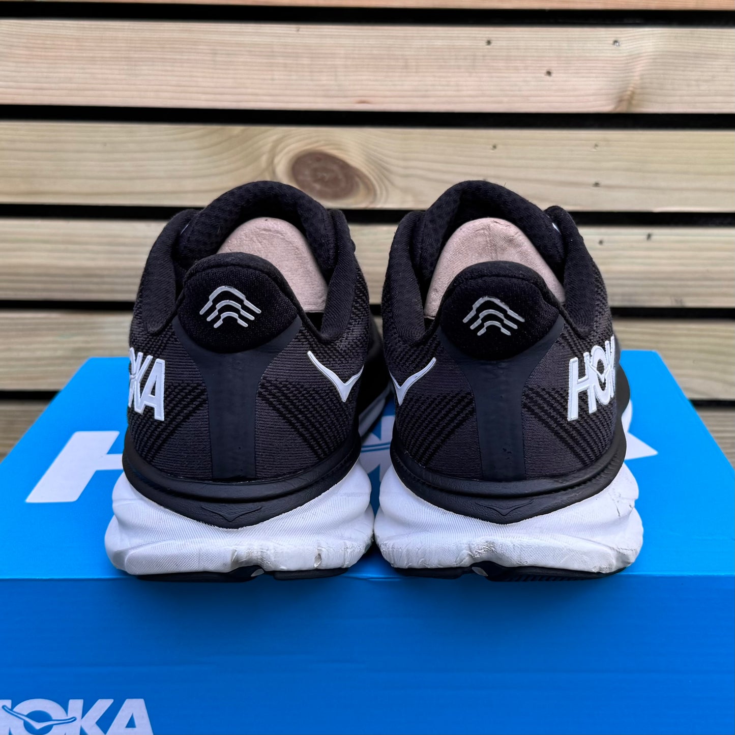 Hoka Clifton 9 - Black / White - UK8
