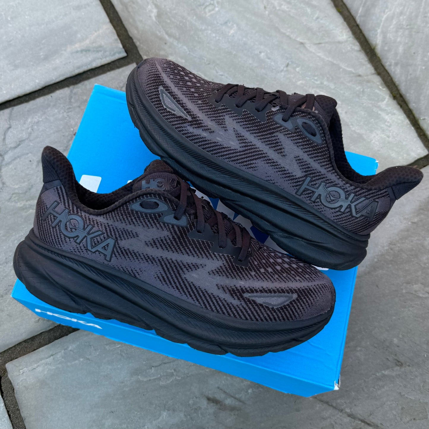 Hoka Clifton 9 - Triple Black - UK8