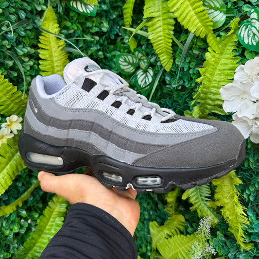 Nike Air Max 95 - Grey Jewel - UK9