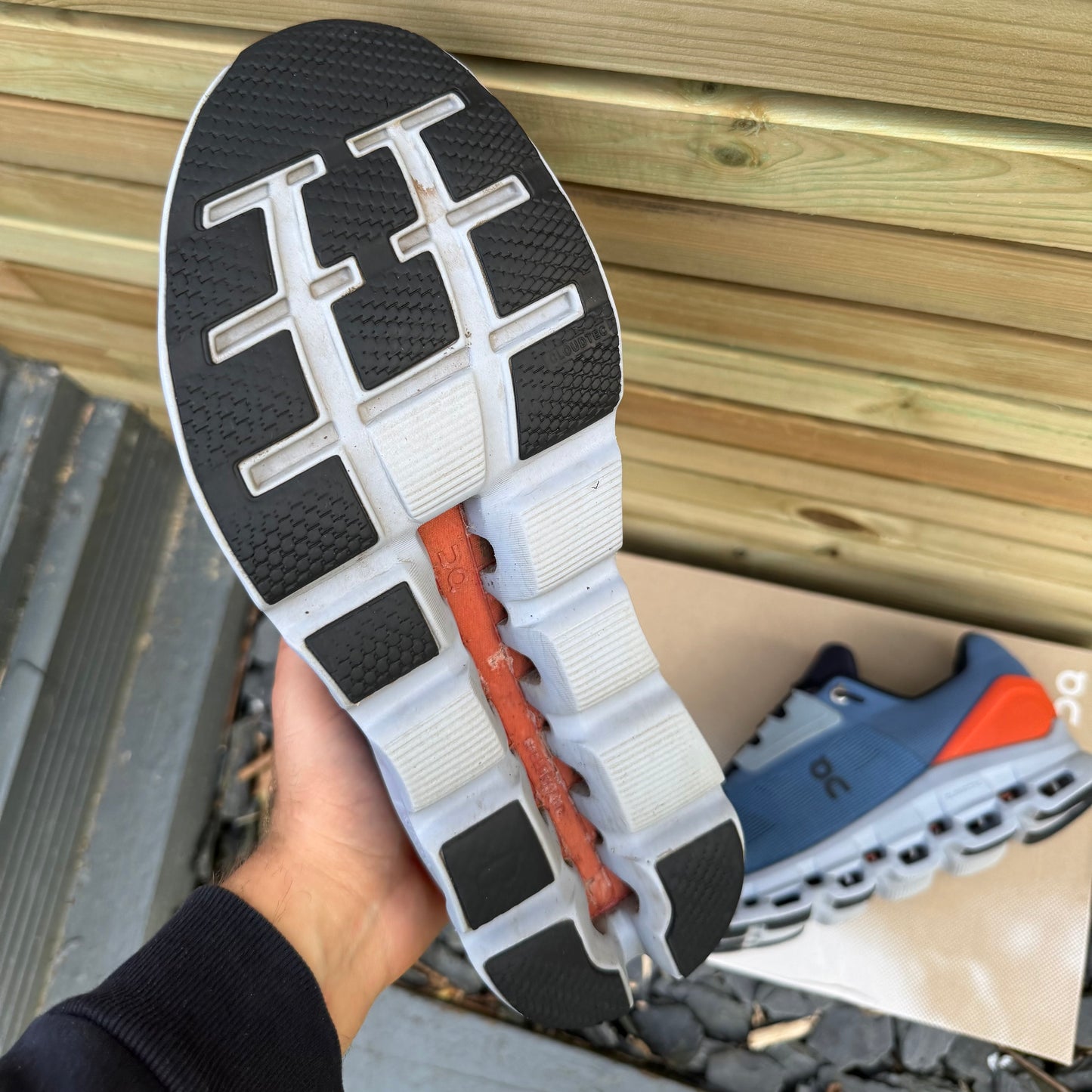 On Running CloudStratus 2 - Lake Blue / Flare Orange - UK11.5