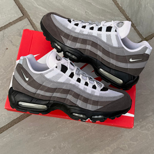 Nike Air Max 95 - Grey Jewel - UK9