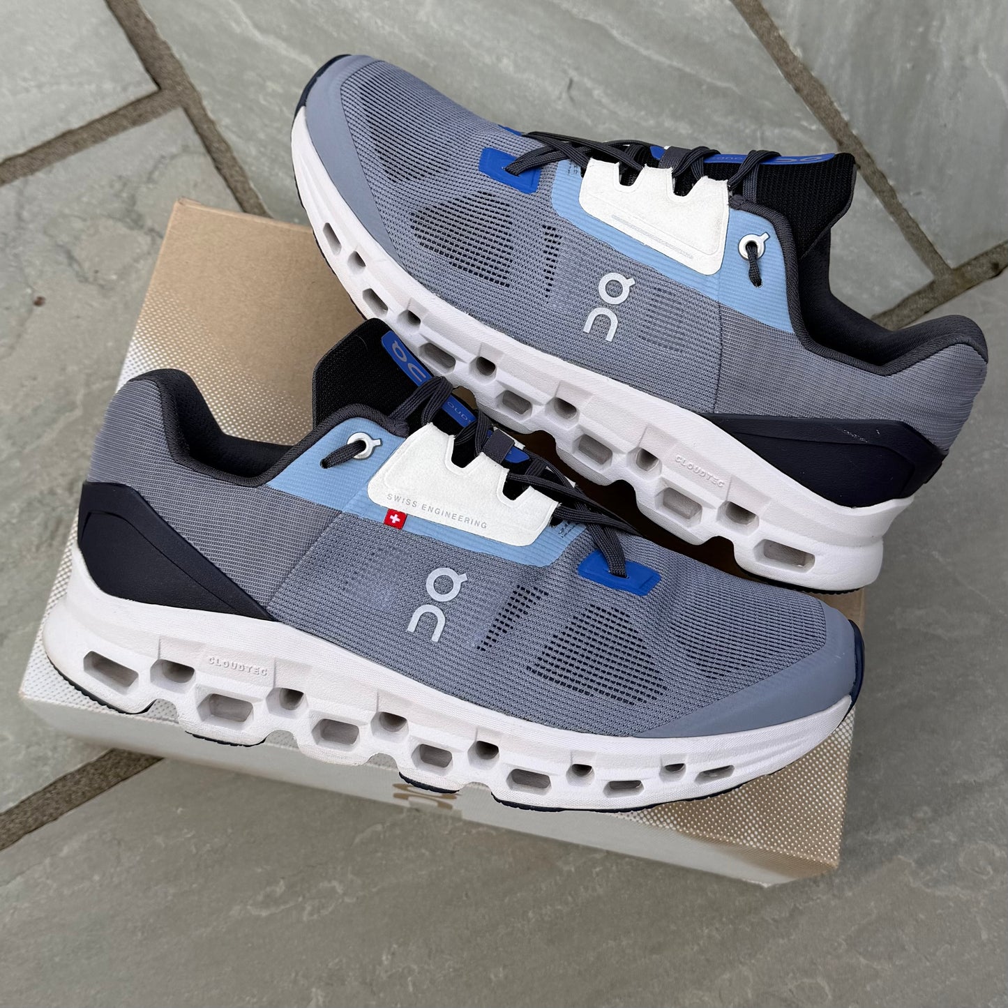 On Running CloudStratus 2 - Fossil / Midnight - UK9