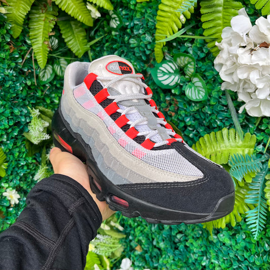 Nike Air Max 95 Solar Red USA Exclusive 2017 UK8.5