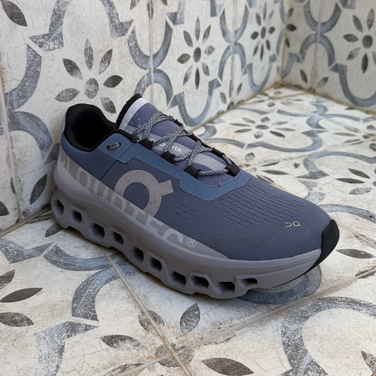 On Running CloudMonster - Metal / Alloy - UK8.5