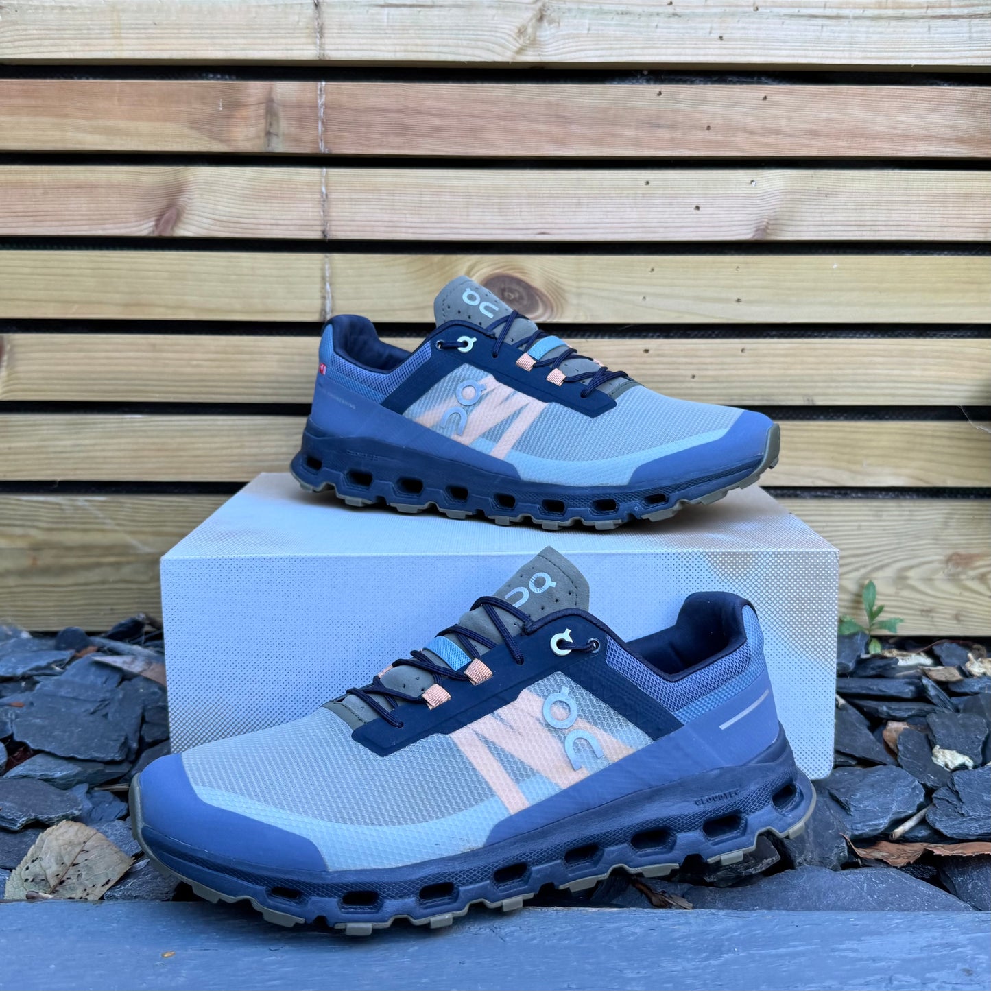 On Running CloudVista - Midnight / Olive - UK8.5