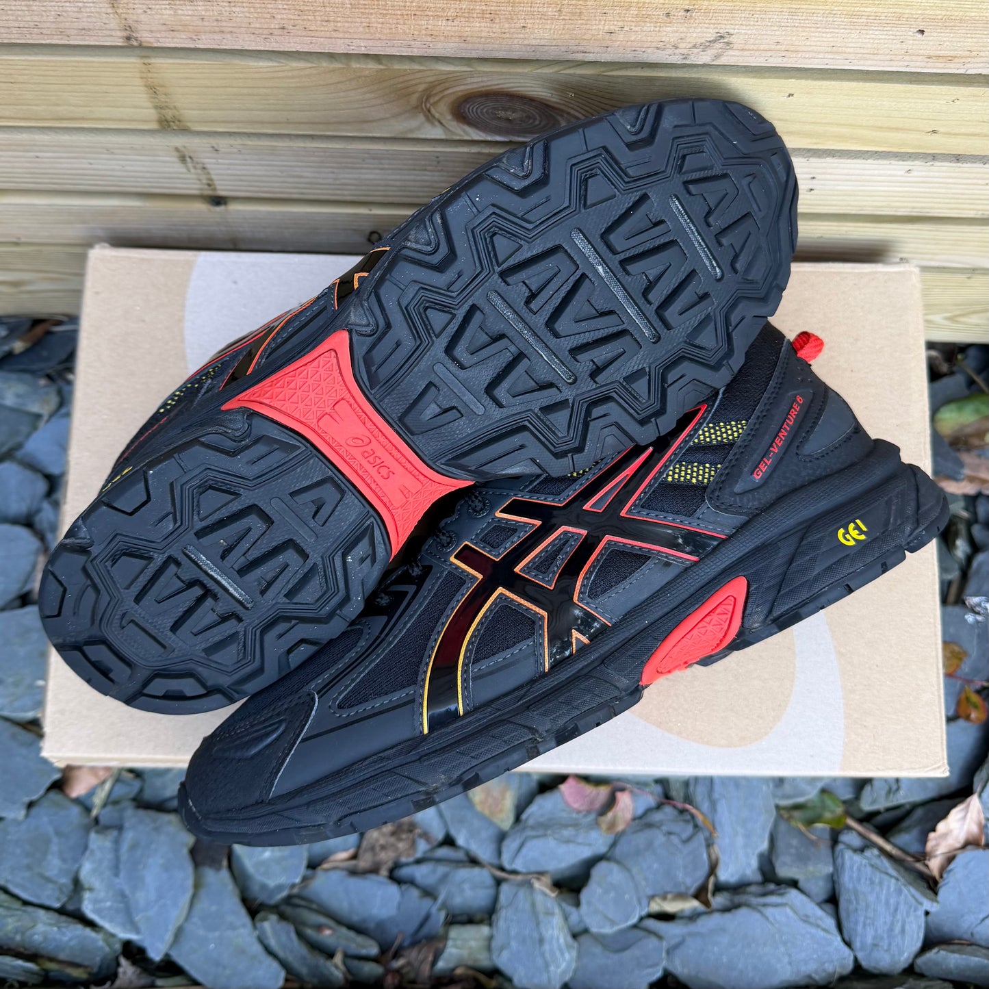 Asics Gel-Venture 6 - Black / Sunset Red - UK8