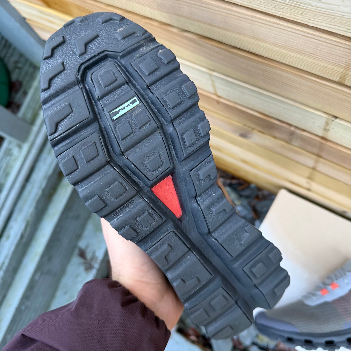 On Running CloudVista - Grey / Orange - UK7