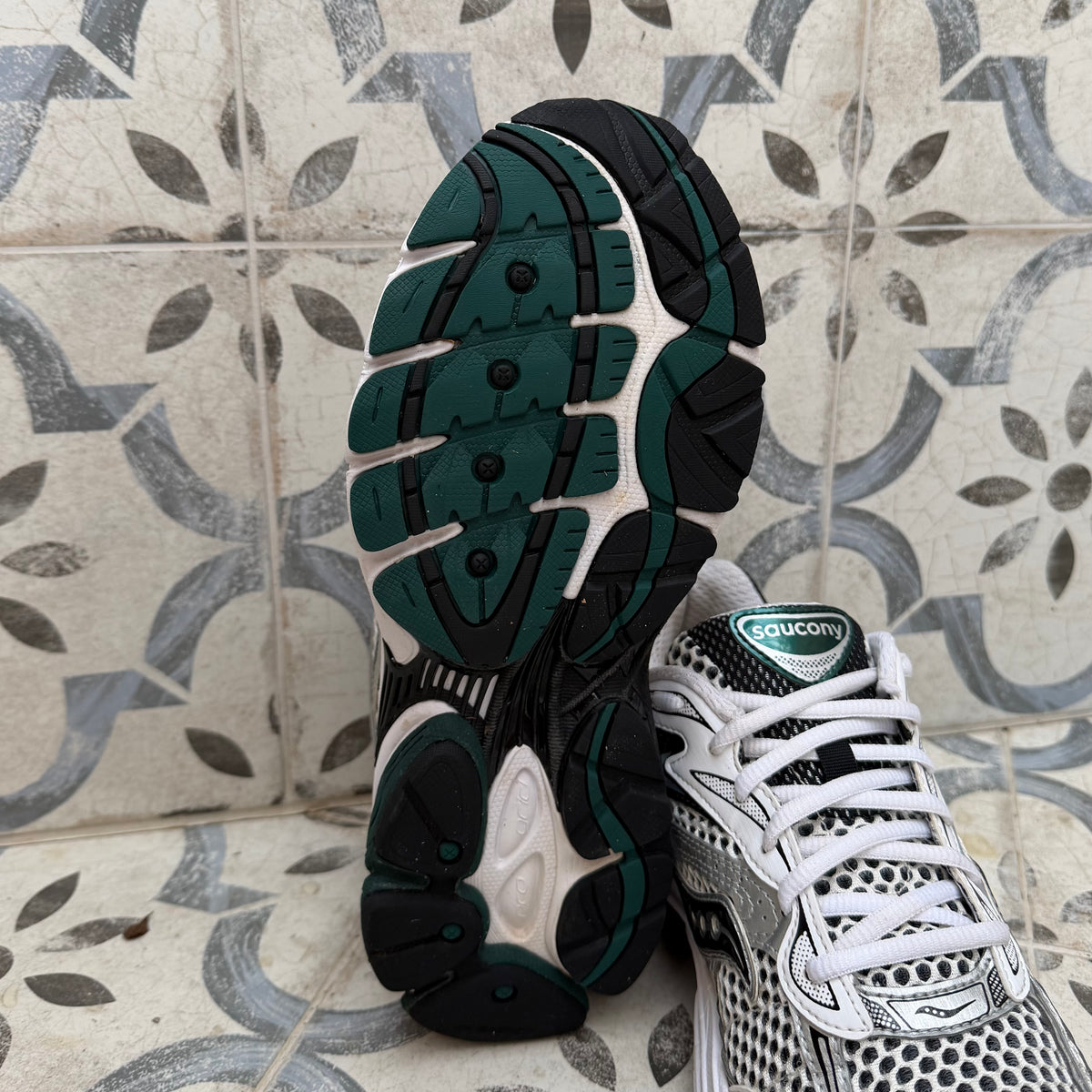 Saucony ProGrid Omni 9 - Forest Green - UK7