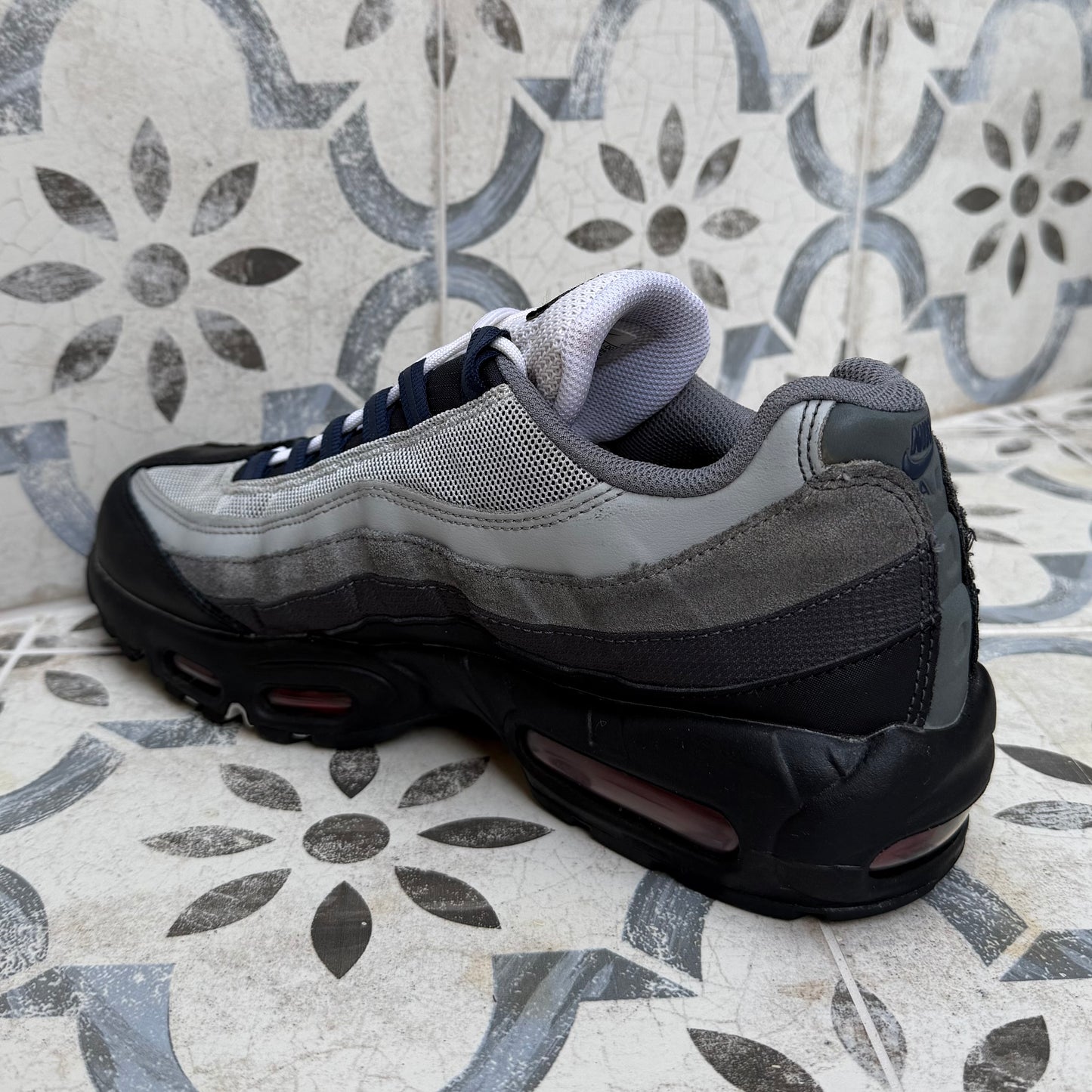 Nike Air Max 95 - Track Red - UK8.5