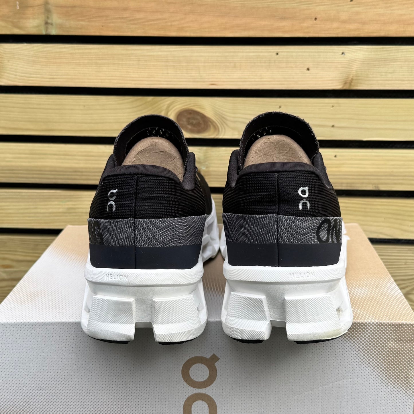 On Running CloudMonster 2 - Black / Frost - UK9.5
