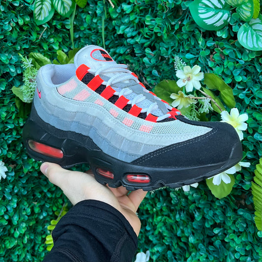 Nike Air Max 95 OG - Solar Red 2017 USA Exclusive - UK7.5