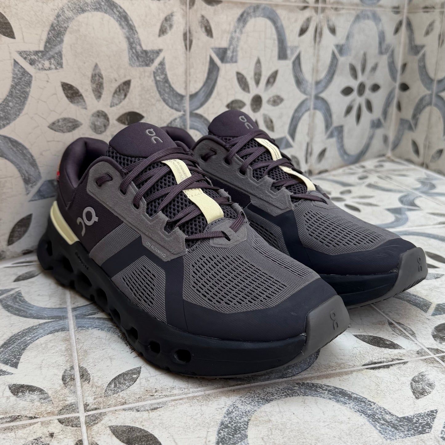 On Running CloudRunner 2 - Black / Tangerine - UK8