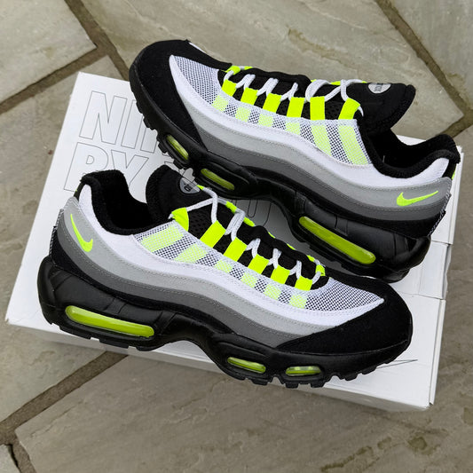 Nike Air Max 95 ID “Nike By You” - Neon Gradient - UK8