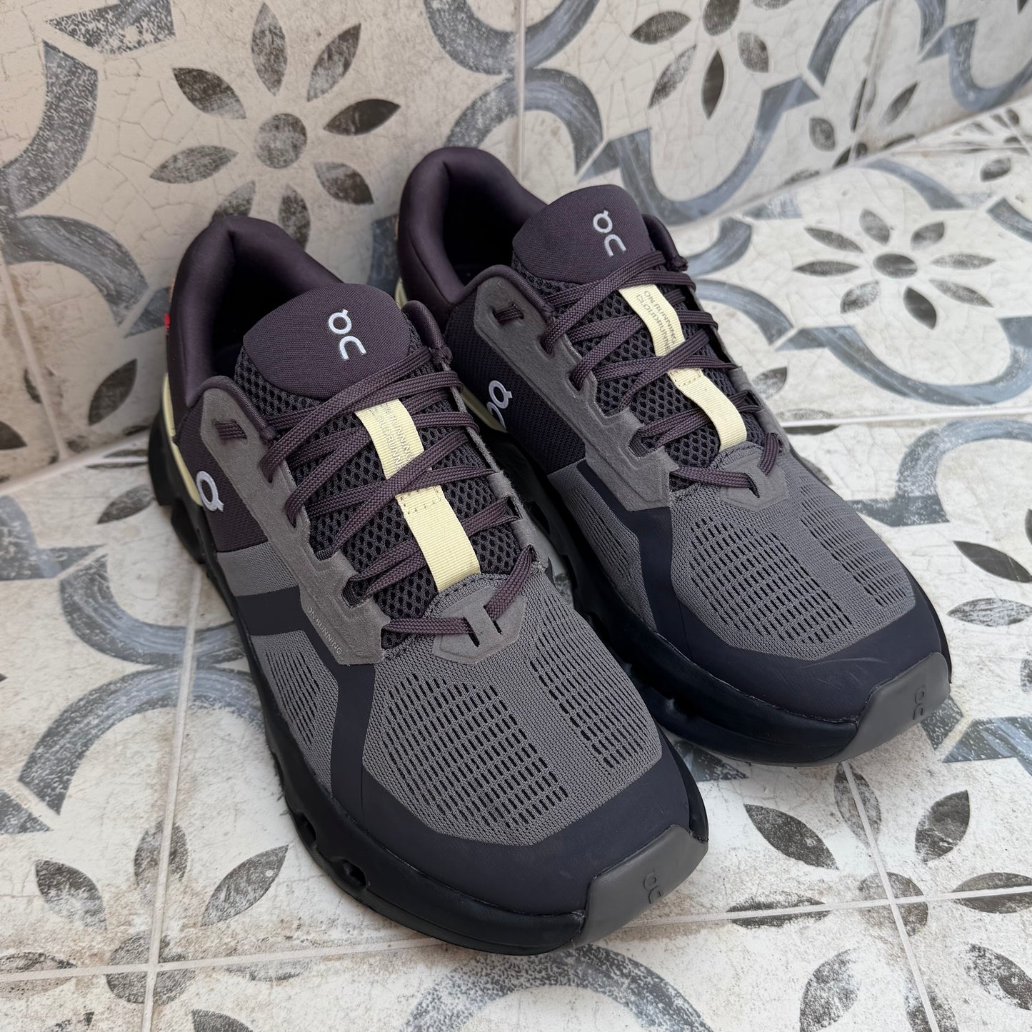On Running CloudRunner 2 - Black / Tangerine - UK8
