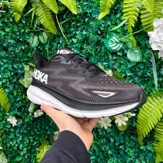 Hoka Clifton 9 - Black / White - UK10