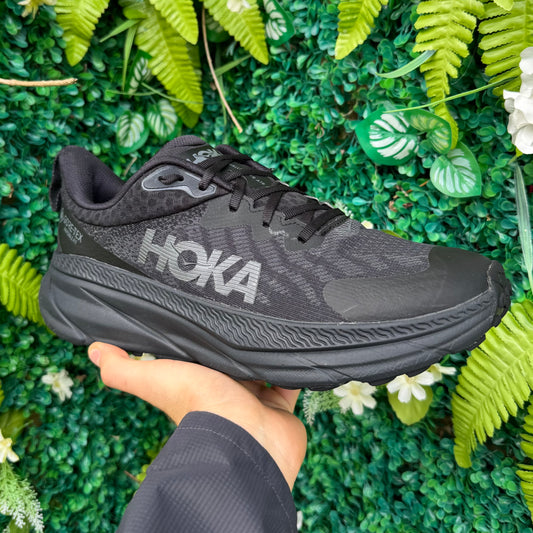Hoka Challenger 7 Gore-Tex - Triple Black - UK10