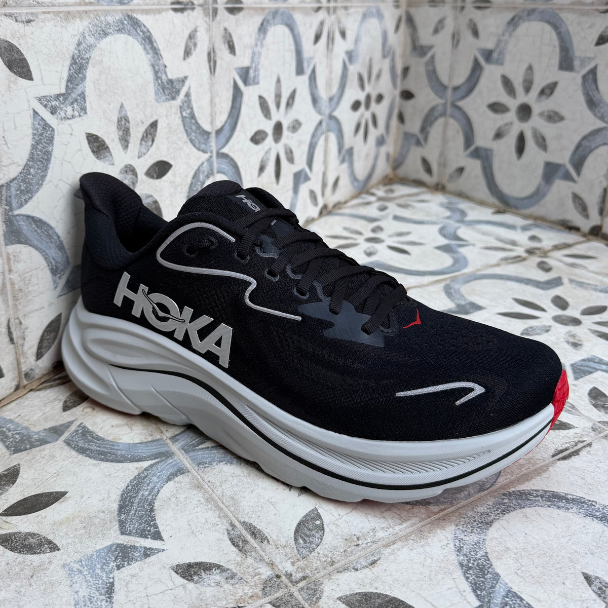 Hoka Clifton 10 - Black / White - UK9.5 - Brand New