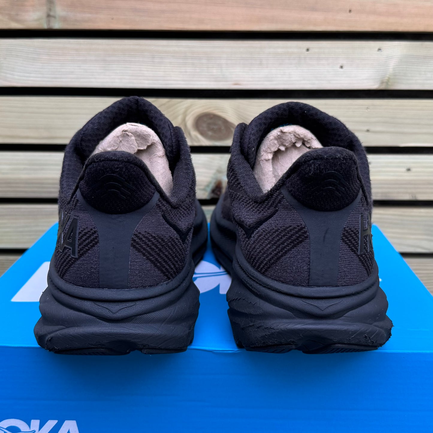 Hoka Clifton 9 - Triple Black - UK9