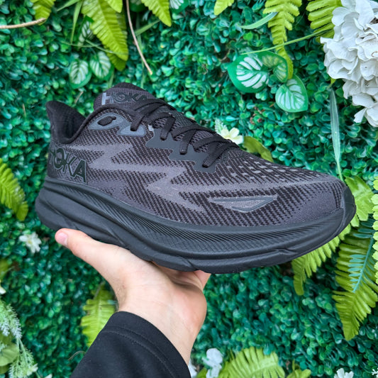 Hoka Clifton 9 - Triple Black - UK10