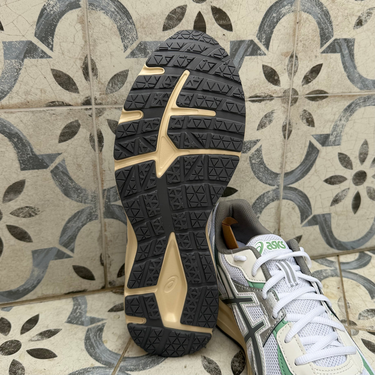 Asics Jog 100s - White / Clay Grey - UK10 - Brand New