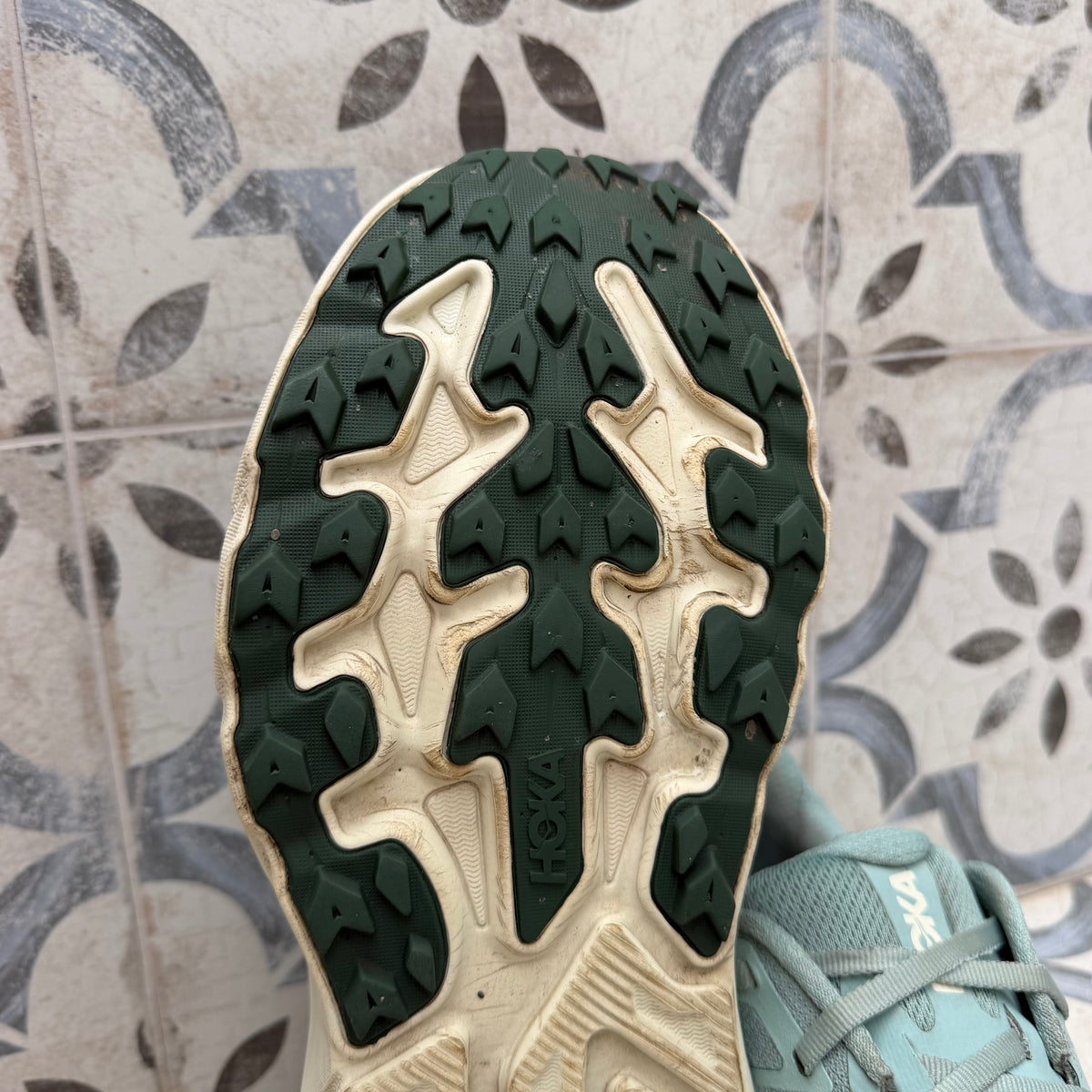 Hoka Challenger 8 - Jade / Truffle Salt - UK9