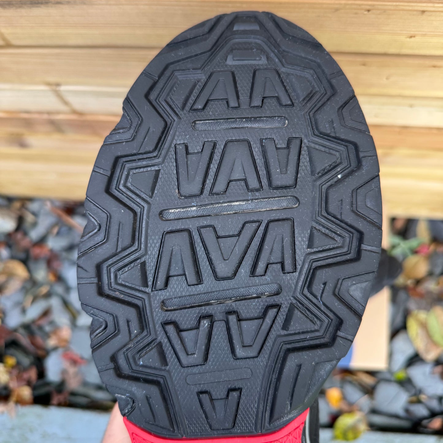 Asics Gel-Venture 6 - Black / Crimson - UK11