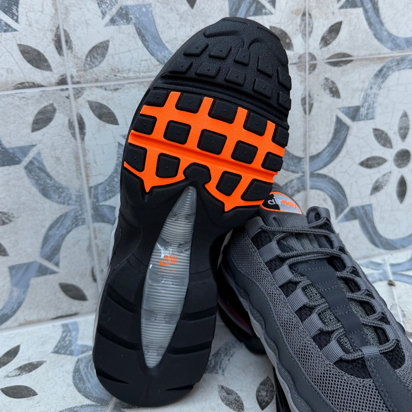 Nike Air Max 95 OG Big Bubble - Black / Total Orange - UK8 - Brand New