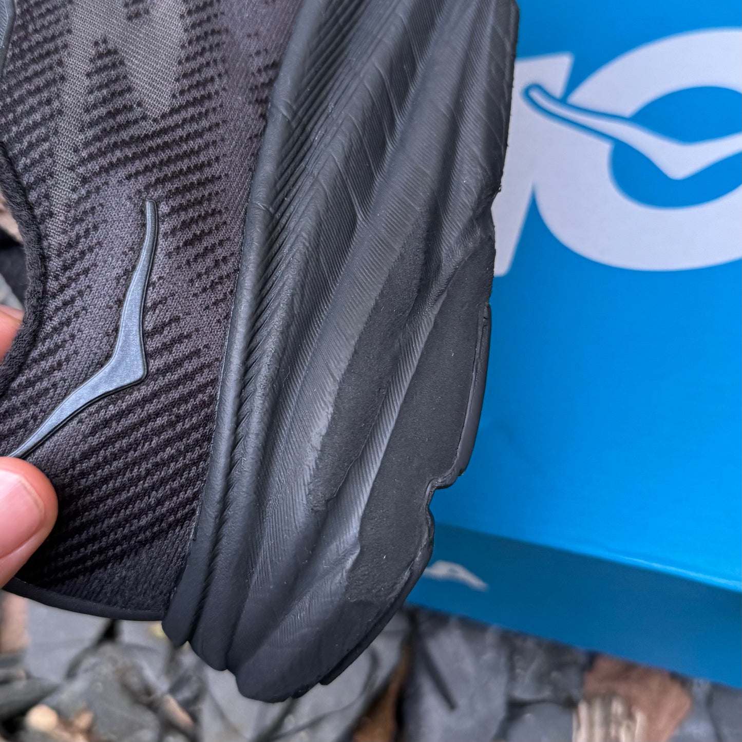 Hoka Clifton 9 - Triple Black - UK9