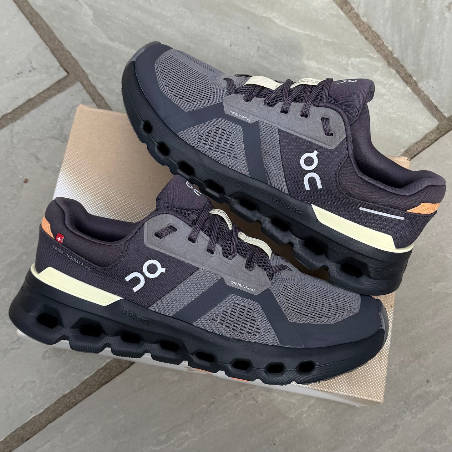On Running CloudRunner 2 - Black / Tangerine - UK8