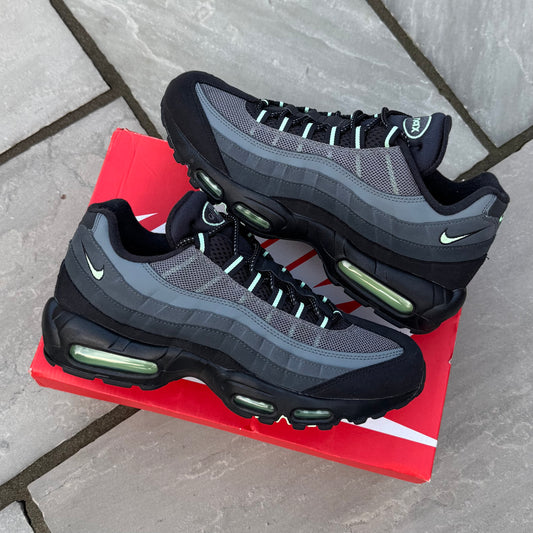 Nike Air Max 95 - Vapour Green - UK9