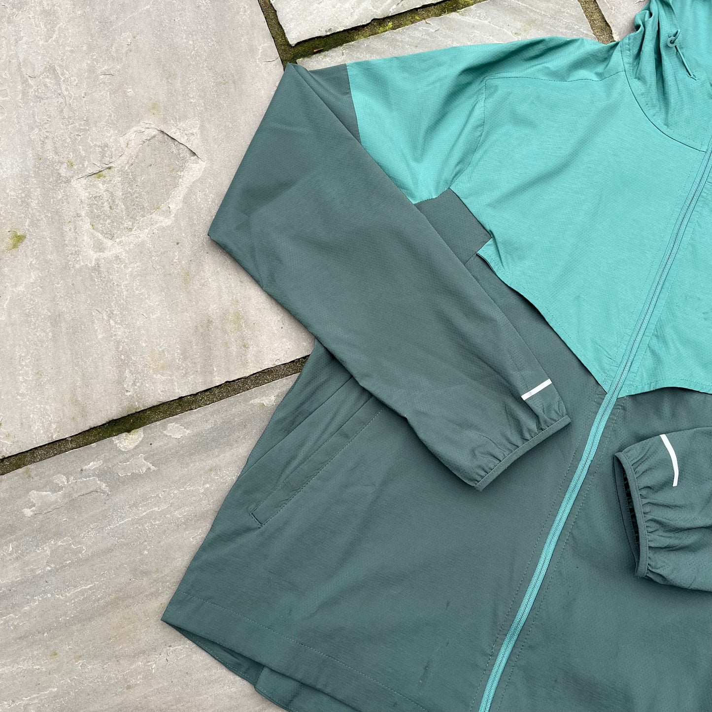 Nike Windrunner Packable Jacket - Bicoastal / Vintage Green - Small