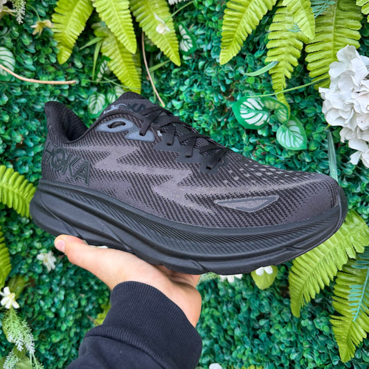 Hoka Clifton 9 - Triple Black - UK11