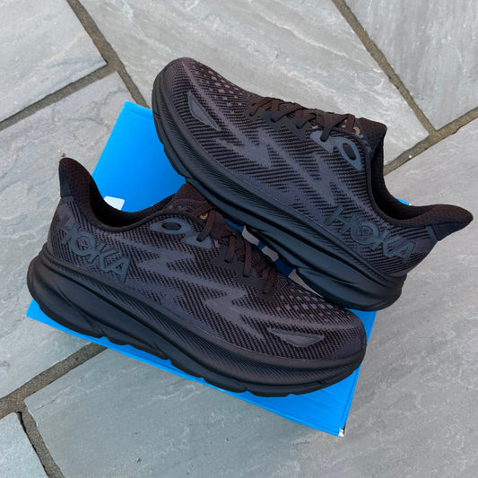 Hoka Clifton 9 - Triple Black - UK10