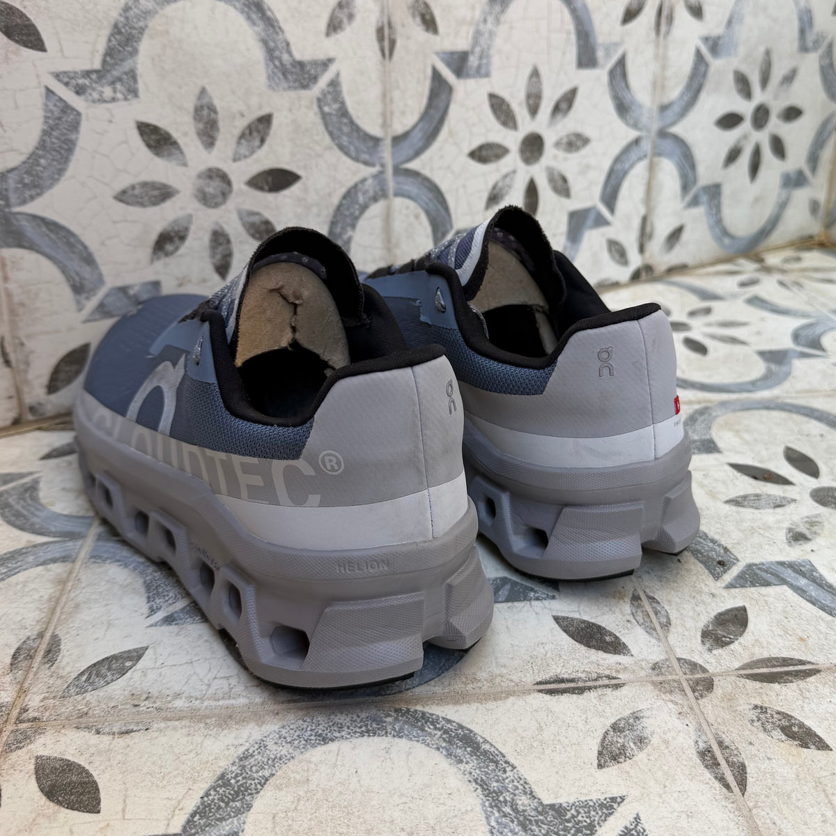 On Running CloudMonster - Metal / Alloy - UK8.5
