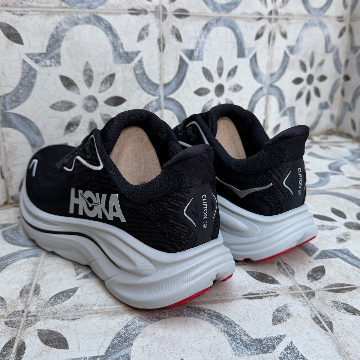 Hoka Clifton 10 - Black / White - UK9.5 - Brand New
