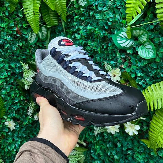 Nike Air Max 95 - Track Red - UK9.5