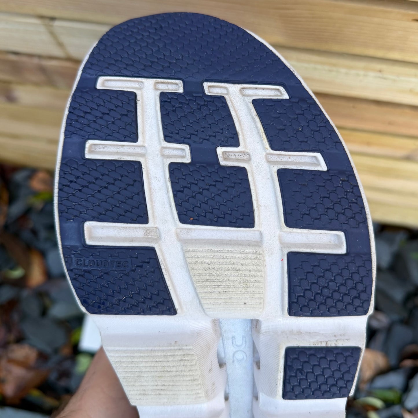 On Running CloudStratus 2 - Fossil / Midnight - UK9